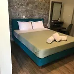 Verga's Inn *